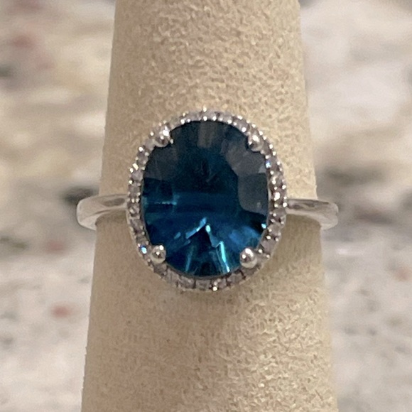 3.5 carat London Blue Topaz w/diamond halo 14 kt white gold ring- size 6 - Picture 2 of 9